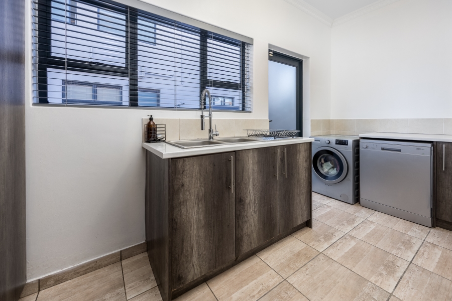 3 Bedroom Property for Sale in Deo Gracia Western Cape